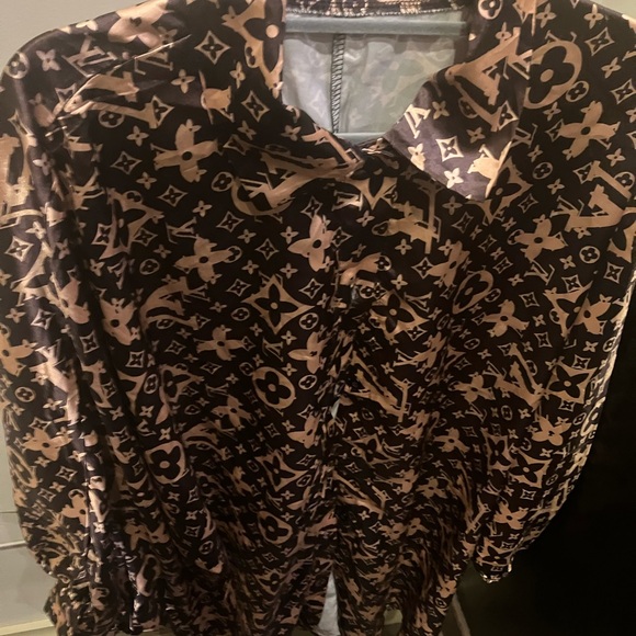 Louis Vuitton LV Designer button down top silk style monogrammed shirt size XL - Picture 5 of 16